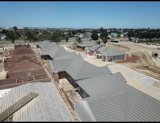 2 BEDROOM TOWNHOUSE FOR SALE IN GEORGE CENTRAL